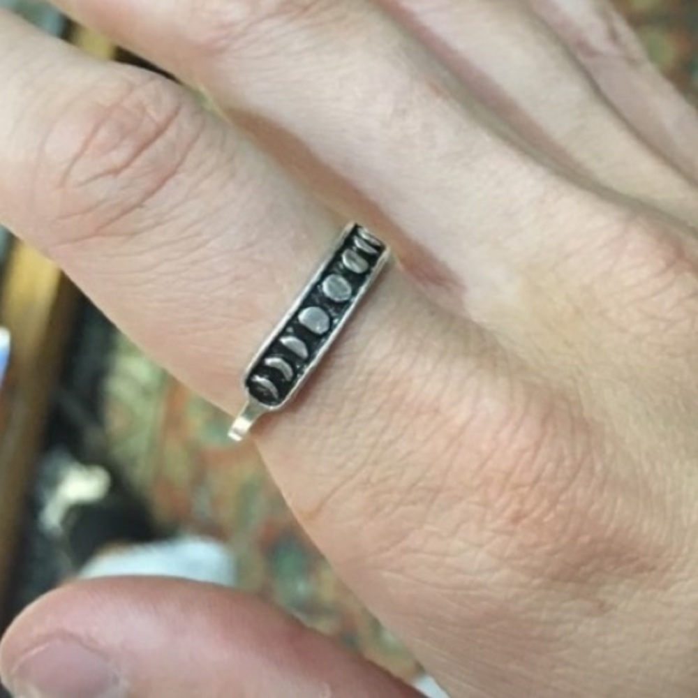 Moon Phase Rings 🌛🌕🌜 - Picture 7 of 9